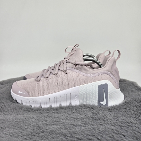 New Nike Free Metcon 6 Women's Workout Shoes Size 9 - Picture 1 of 8